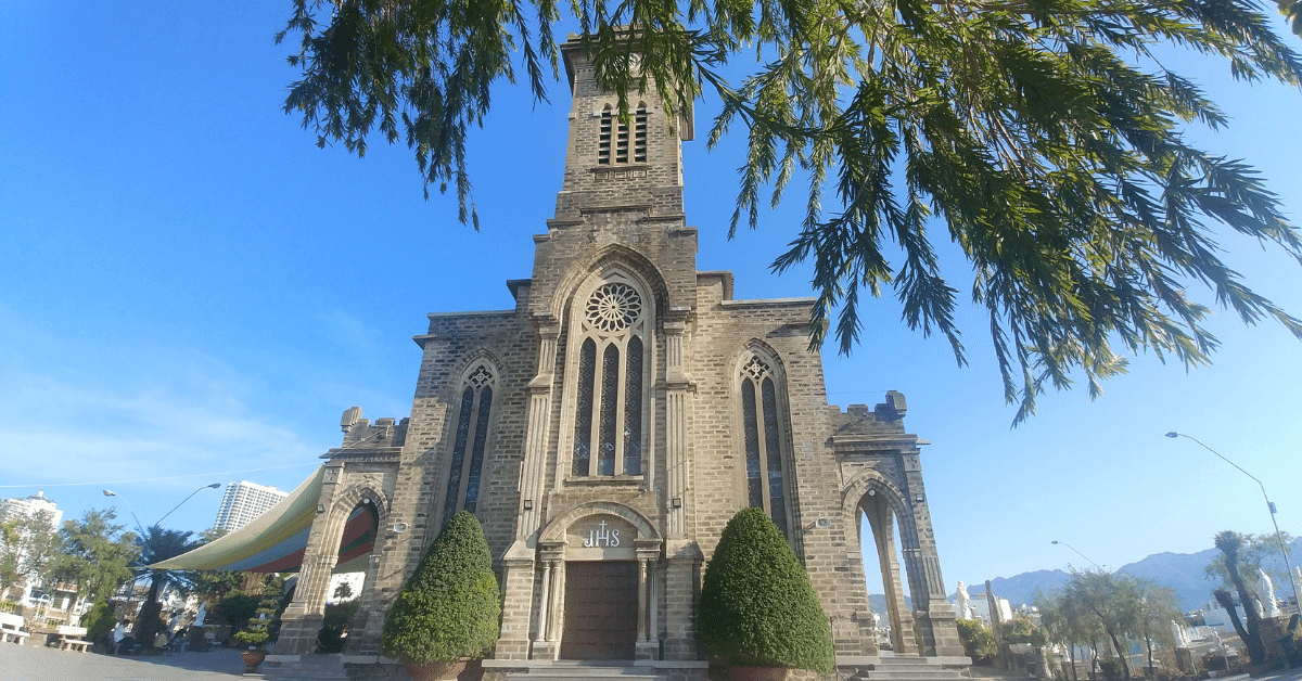 Nhà thờ núi đá